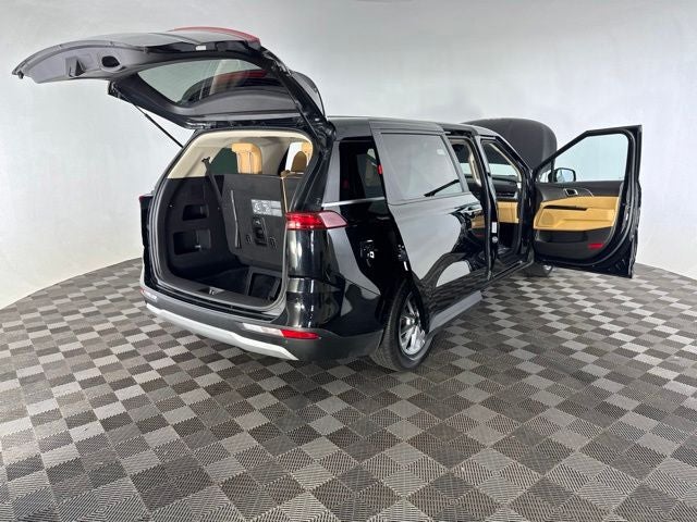 2023 Kia Carnival LX Seat Package