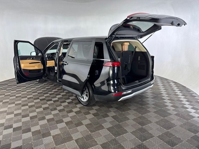 2023 Kia Carnival LX Seat Package