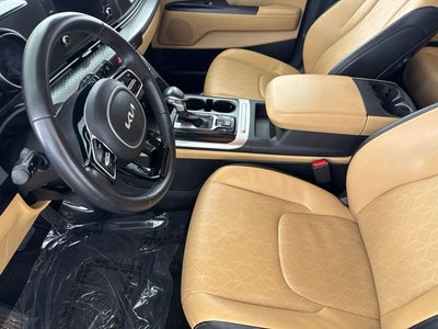 2023 Kia Carnival LX Seat Package