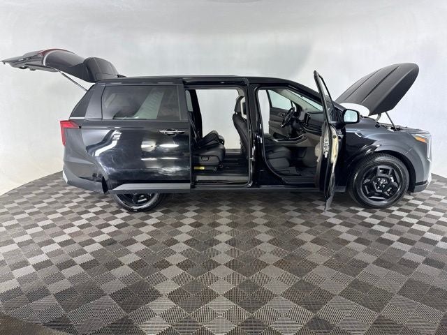 2025 Kia Carnival LXS