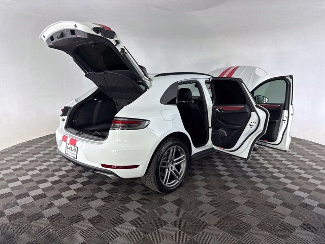2020 Porsche Macan Base