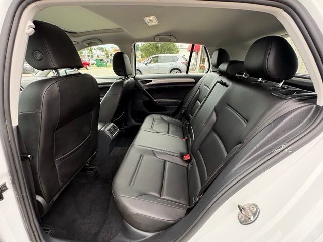 2017 Volkswagen Golf Base