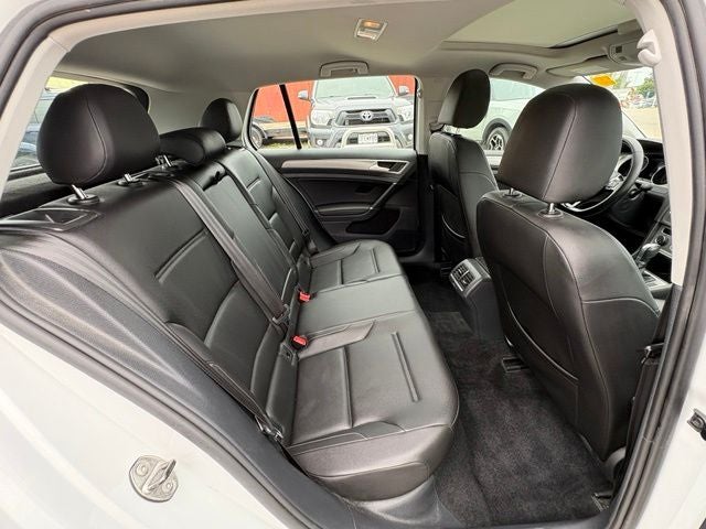 2017 Volkswagen Golf Base