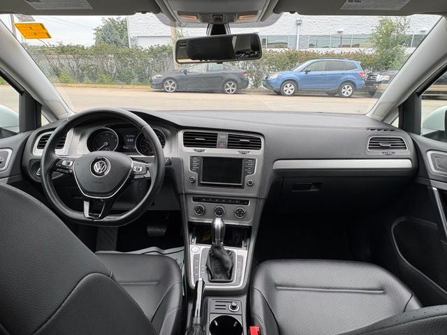 2017 Volkswagen Golf Base