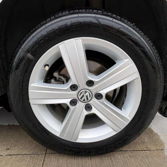 2017 Volkswagen Golf Base