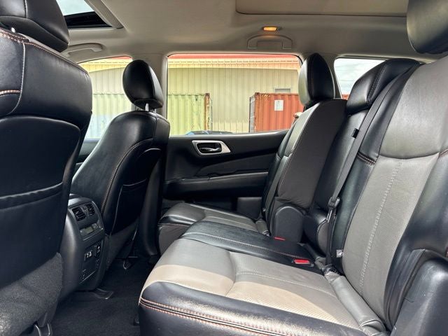 2020 Nissan Pathfinder SL