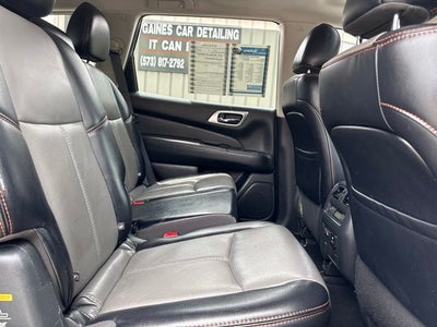 2020 Nissan Pathfinder SL