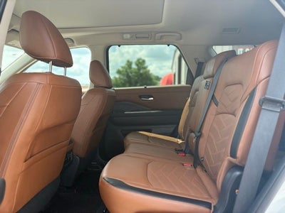 2025 Nissan Pathfinder Platinum