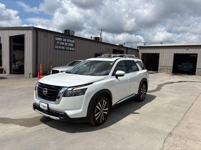 2025 Nissan Pathfinder Platinum