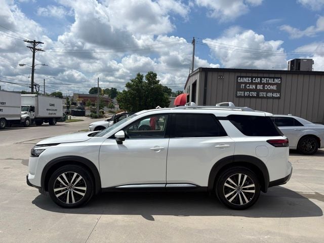 2025 Nissan Pathfinder Platinum