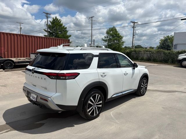 2025 Nissan Pathfinder Platinum