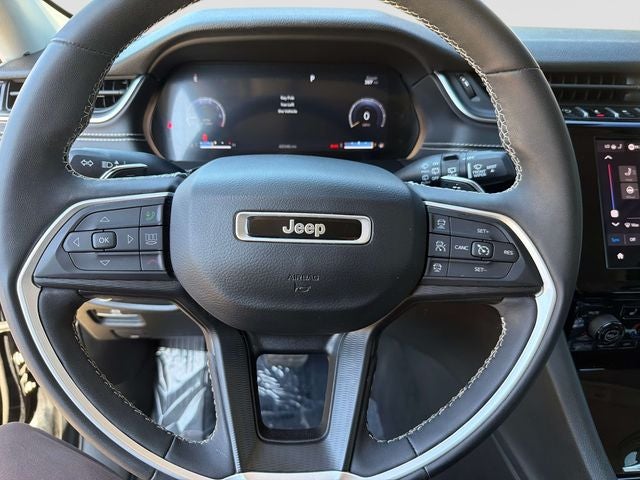 2023 Jeep Grand Cherokee Laredo