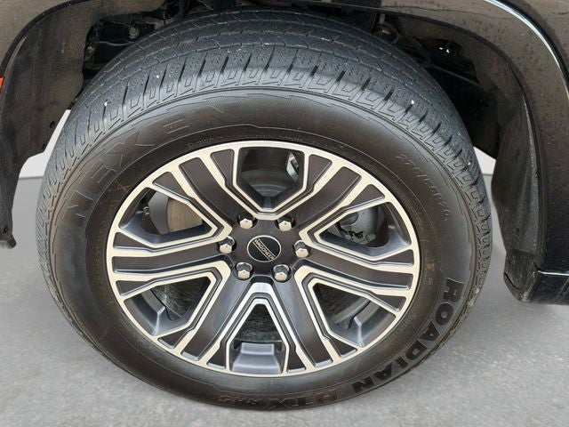 2025 Jeep Wagoneer Base