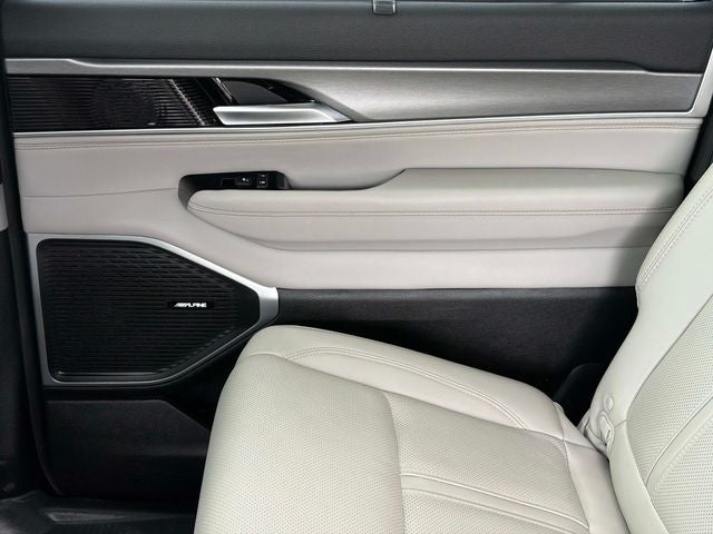 2025 Jeep Wagoneer Base