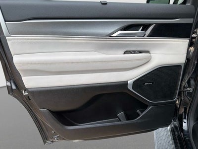 2025 Jeep Wagoneer Base