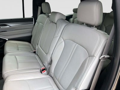 2025 Jeep Wagoneer Base