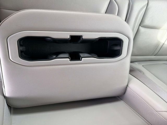 2025 Jeep Wagoneer Base