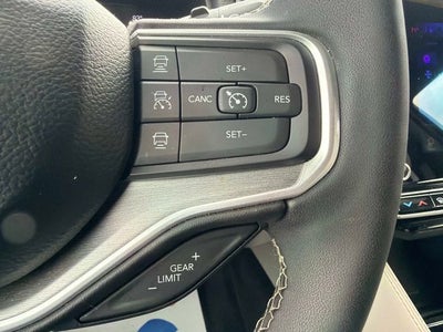 2025 Jeep Wagoneer Base