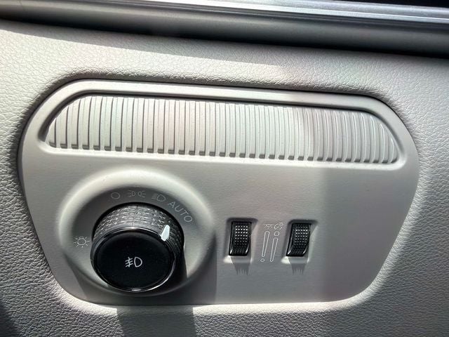 2025 Jeep Wagoneer Base