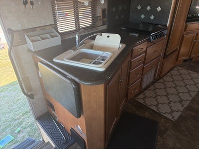 2012 Ford VISTA Stripped Chassis 208" DRW