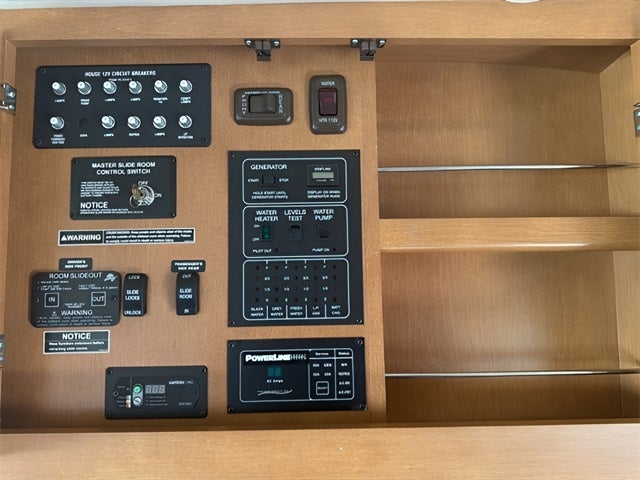 2012 Ford VISTA Stripped Chassis 208" DRW