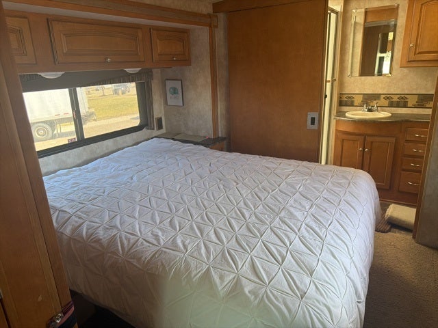 2012 Ford VISTA Stripped Chassis 208" DRW