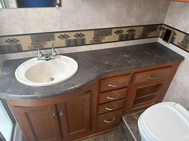 2012 Ford VISTA Stripped Chassis 208" DRW