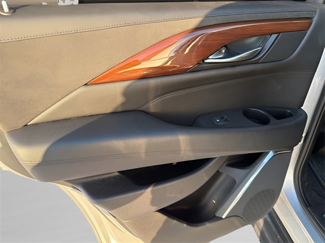 2017 Cadillac Escalade Luxury