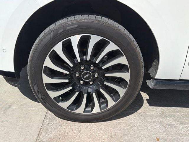 2022 Lincoln Navigator Black Label