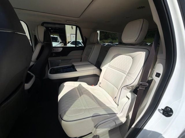 2022 Lincoln Navigator Black Label