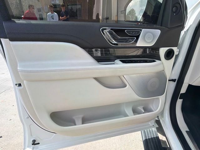 2022 Lincoln Navigator Black Label