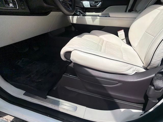 2022 Lincoln Navigator Black Label