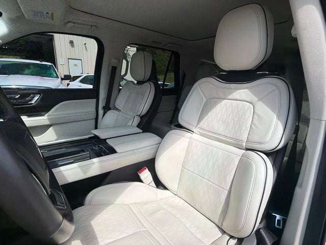 2022 Lincoln Navigator Black Label