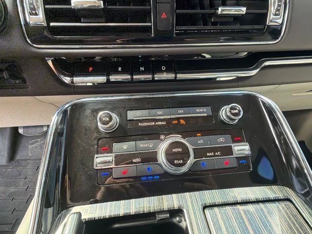 2022 Lincoln Navigator Black Label