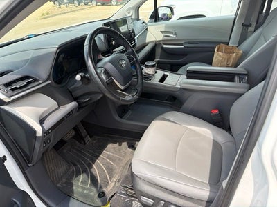 2022 Toyota Sienna XLE 8 Passenger