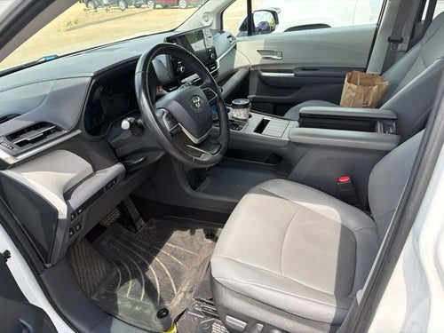 2022 Toyota Sienna XLE 8 Passenger
