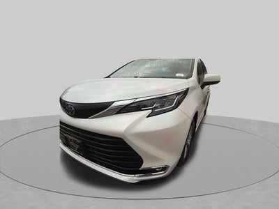 2022 Toyota Sienna XLE 8 Passenger