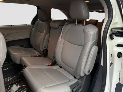 2022 Toyota Sienna XLE 8 Passenger