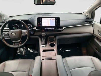 2022 Toyota Sienna XLE 8 Passenger