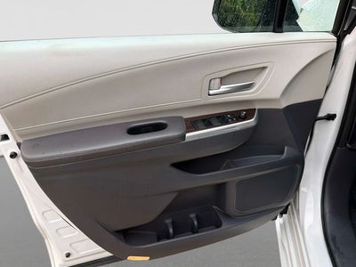 2022 Toyota Sienna XLE 8 Passenger