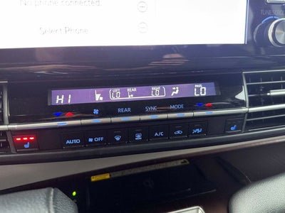 2022 Toyota Sienna XLE 8 Passenger