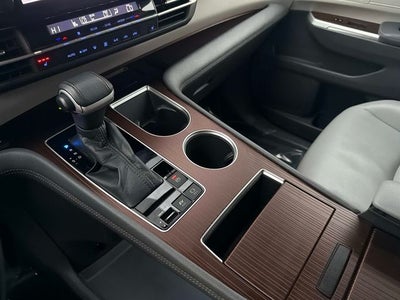 2022 Toyota Sienna XLE 8 Passenger