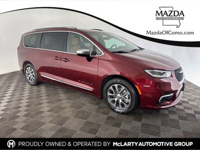 2023 Chrysler Pacifica Hybrid Pinnacle