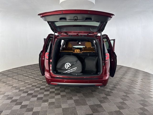 2023 Chrysler Pacifica Hybrid Pinnacle