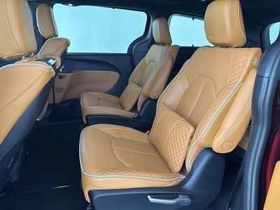 2023 Chrysler Pacifica Hybrid Pinnacle