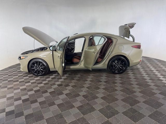 2024 Mazda Mazda3 2.5 Carbon Turbo