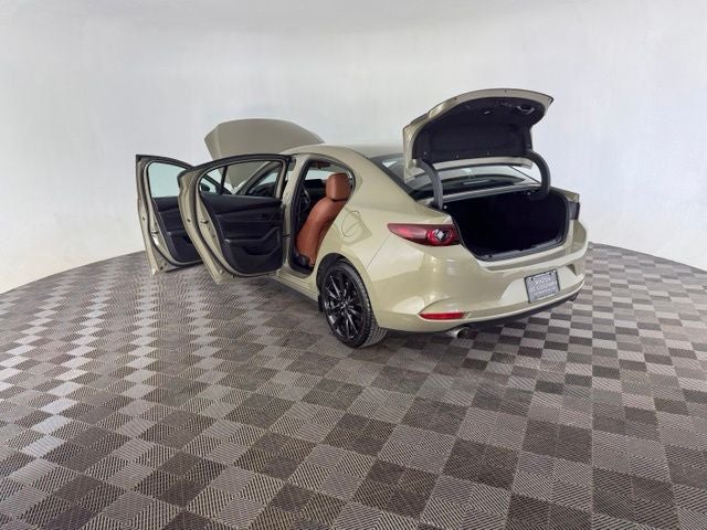 2024 Mazda Mazda3 2.5 Carbon Turbo