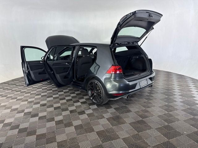 2017 Volkswagen Golf GTI Sport