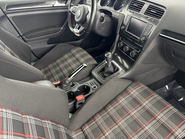 2017 Volkswagen Golf GTI Sport