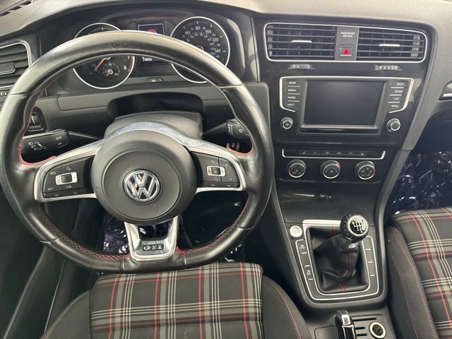 2017 Volkswagen Golf GTI Sport